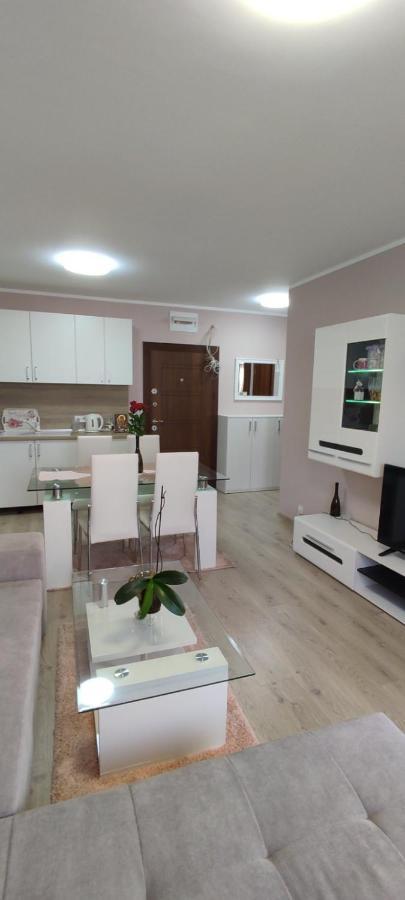 Luxury And Stylish Apartmen, Metro Station Obelya Sofia Esterno foto