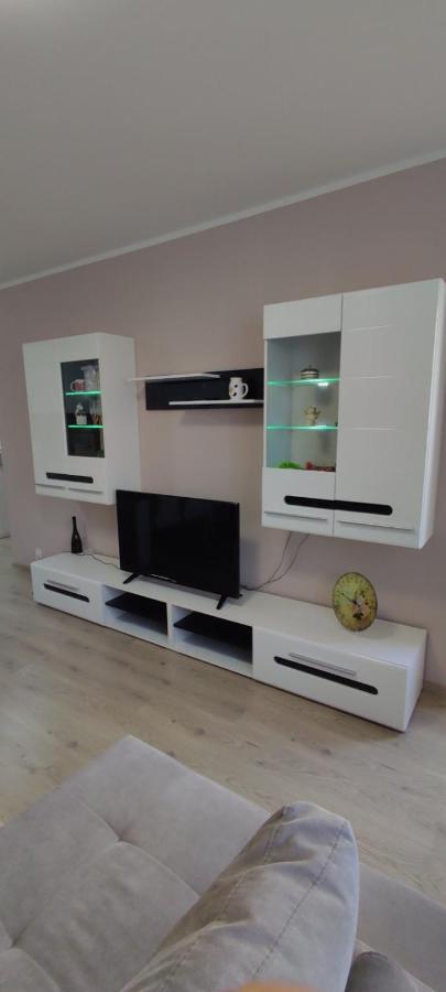 Luxury And Stylish Apartmen, Metro Station Obelya Sofia Esterno foto